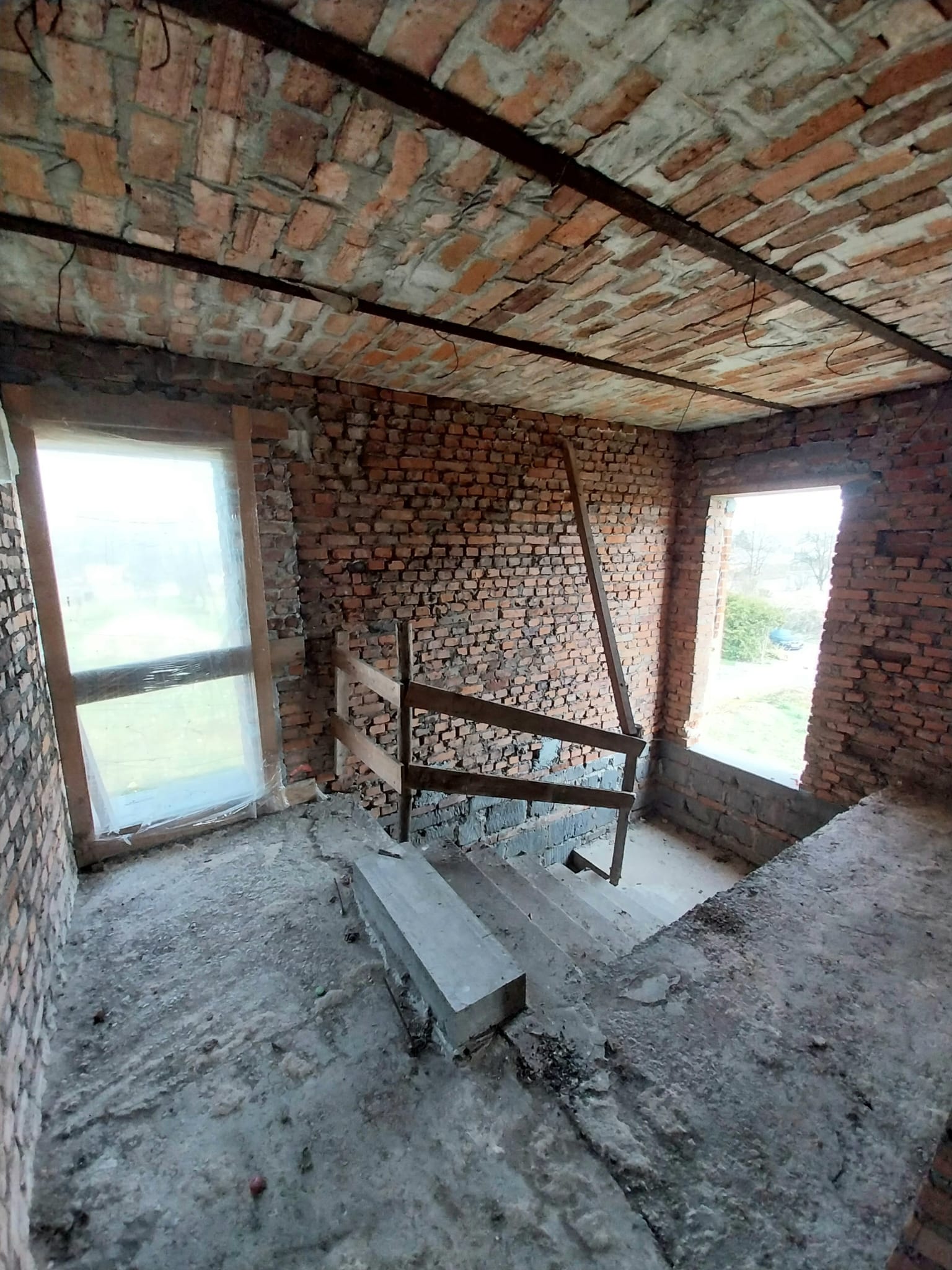 Działka rolno-budowlana z domem w cichej okolicy!