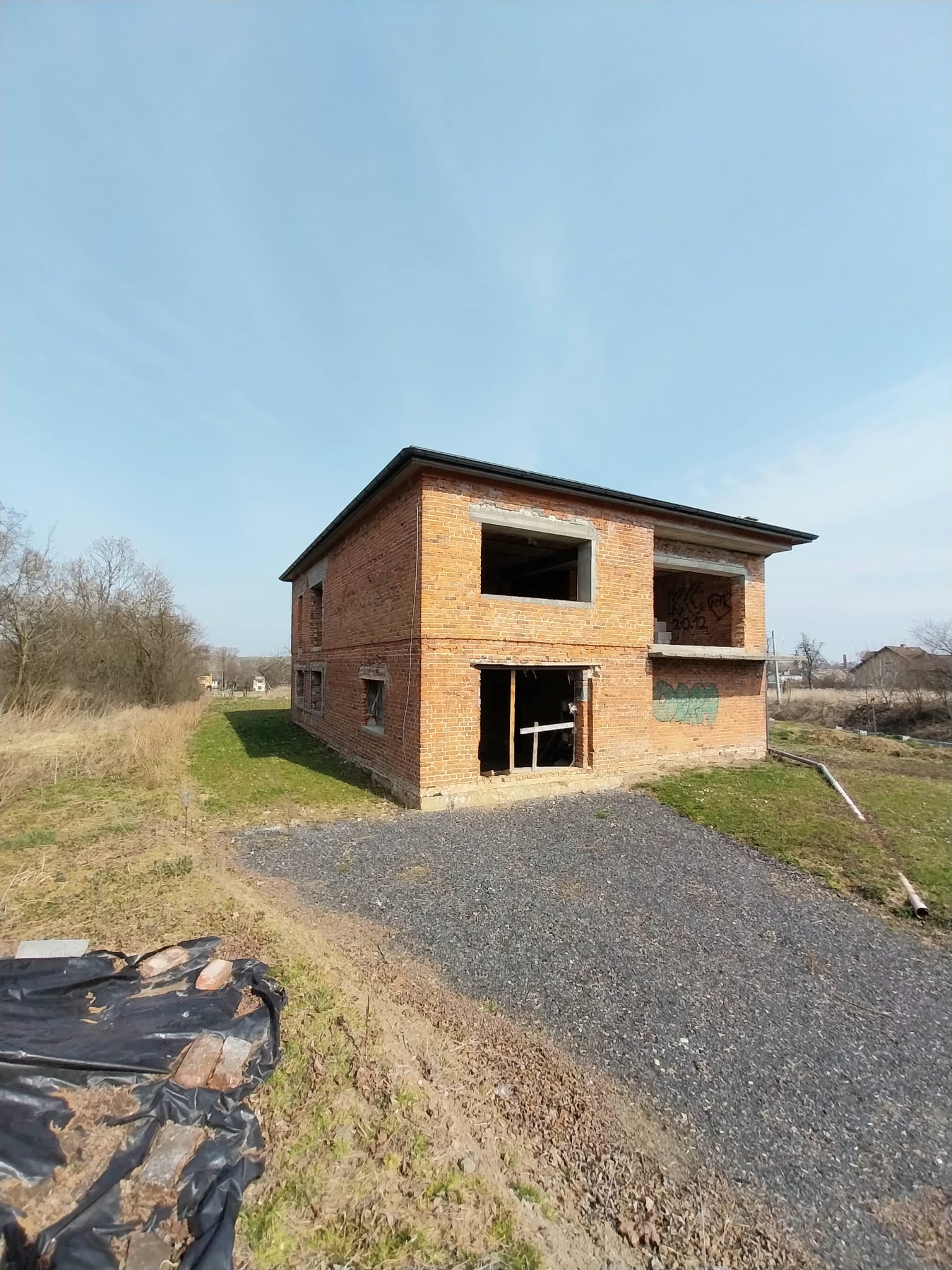 Działka rolno-budowlana z domem w cichej okolicy!