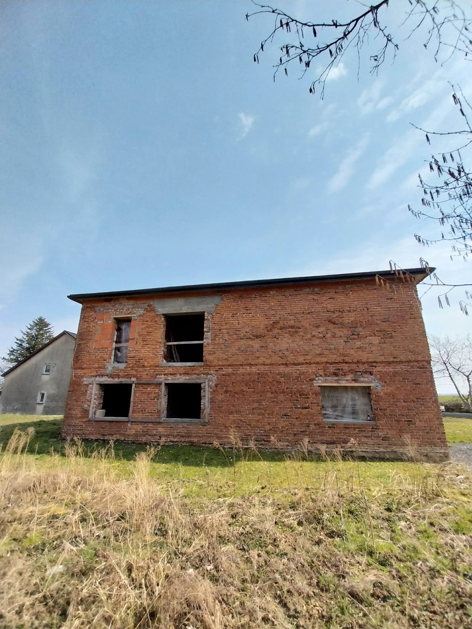 Działka rolno-budowlana z domem w cichej okolicy!