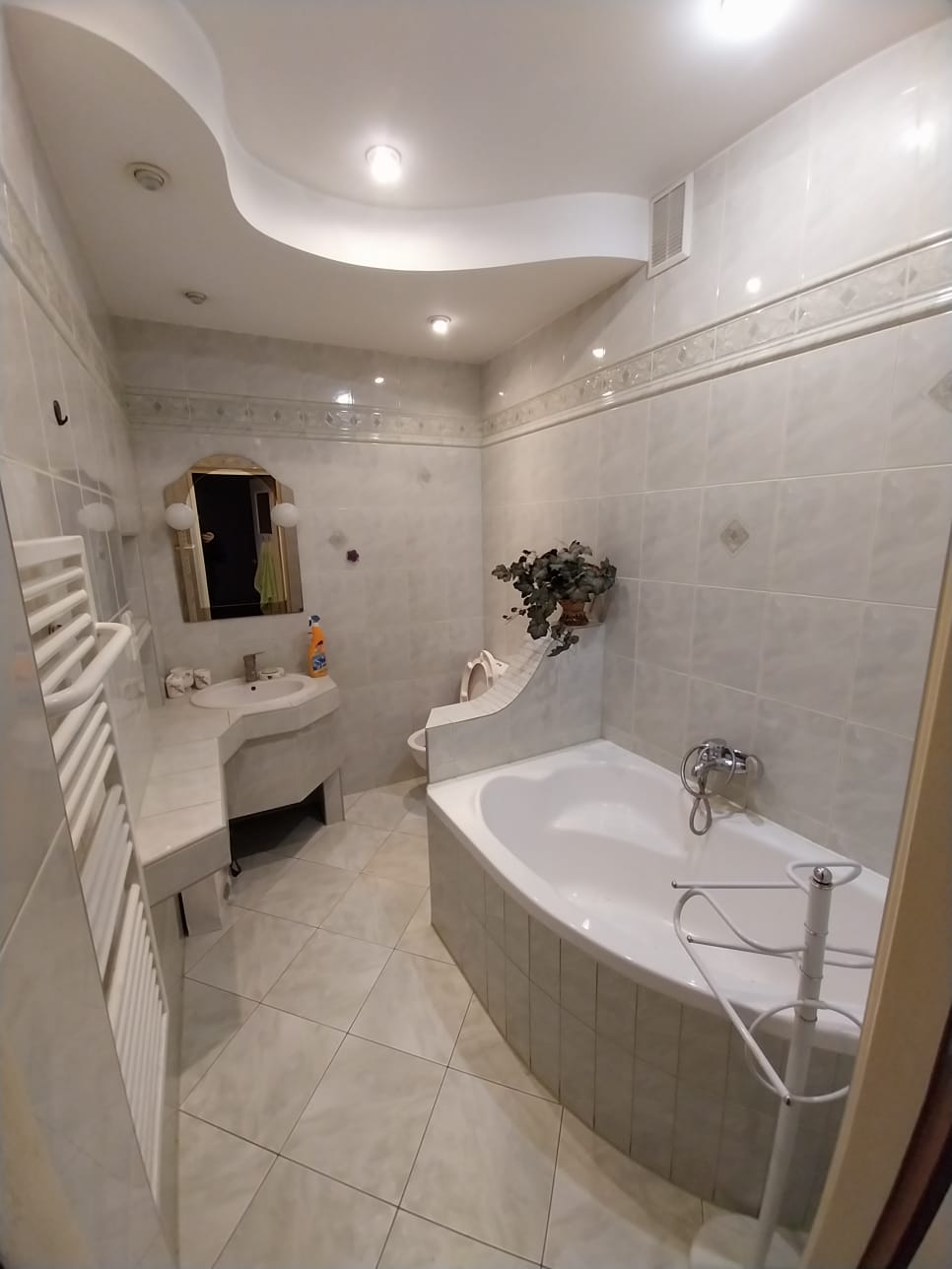 Działka z domem i warsztatem w Śródmieściu. Idealna inwestycja!