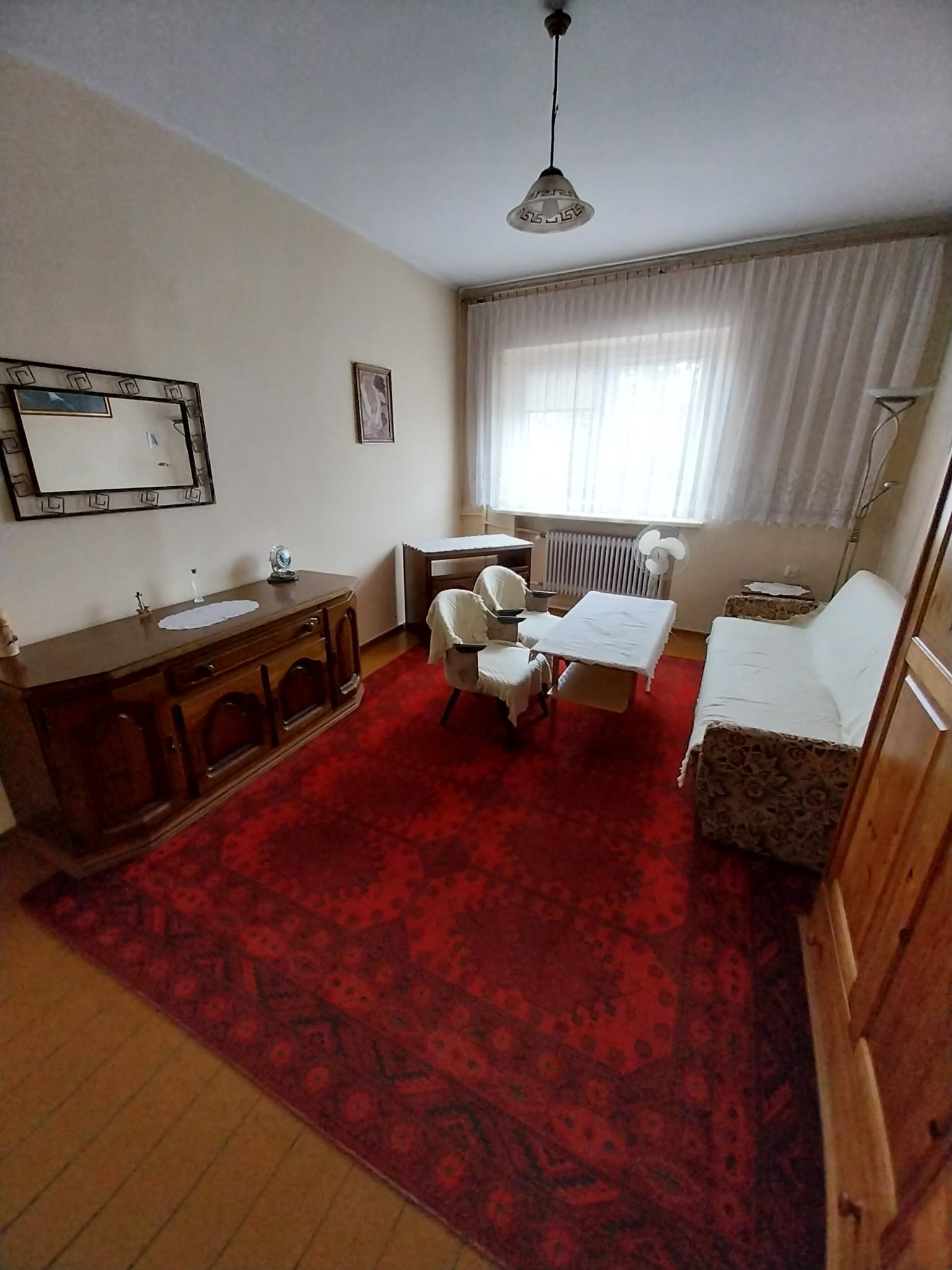 Dom z zabudową gospodarczą w spokojnej wsi!