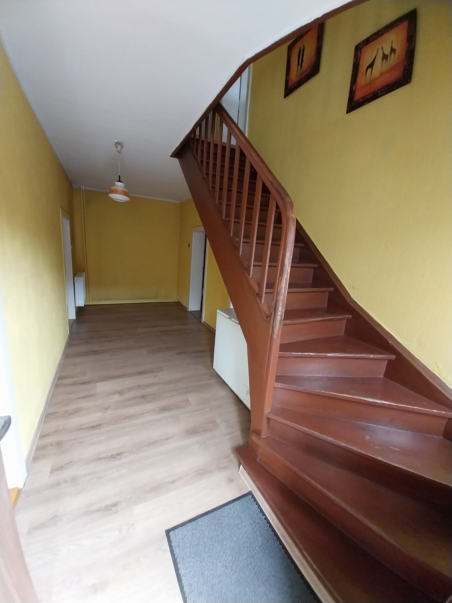 Dom z zabudową gospodarczą w spokojnej wsi!