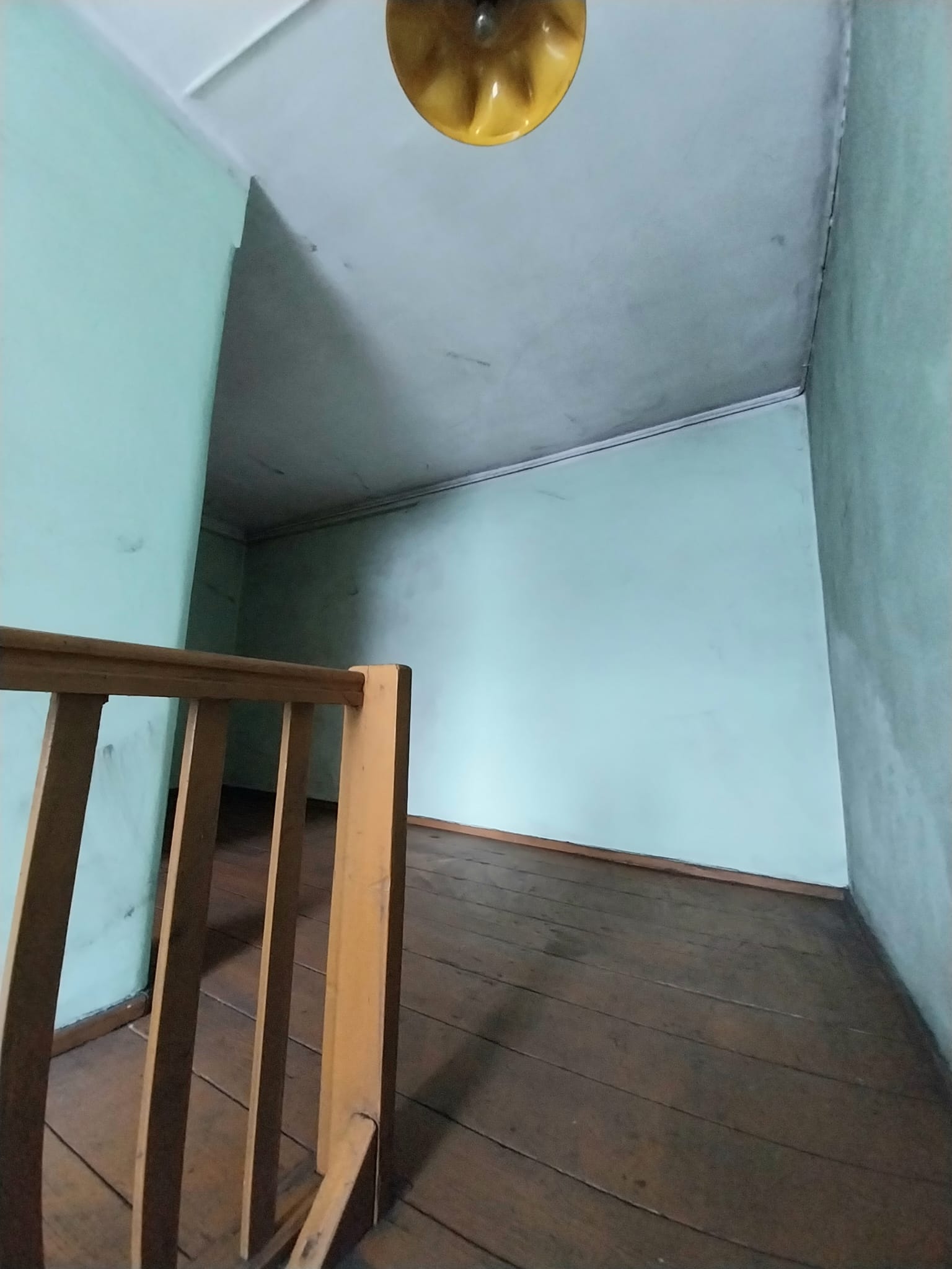 Dom z zabudową gospodarczą w spokojnej wsi!