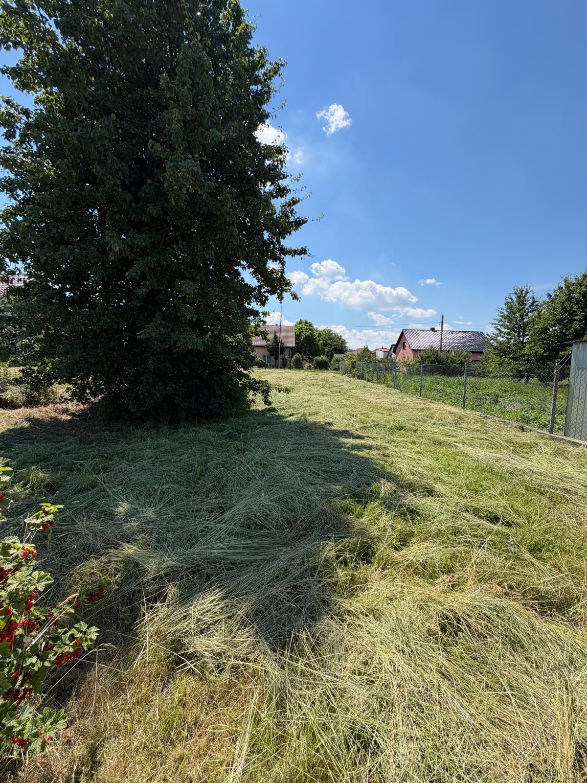 Na sprzedaż oferujemy przestronny dom jednorodzinny, 4 pokoje I salon I Przestrzeń, którą czujesz - działka 18,4 ara